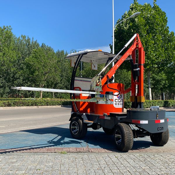 场景图10 City Roadside Green Belt Trimmer Ride-on Trimmer Fully Automatic Hedge Trimmer Lawn Mower